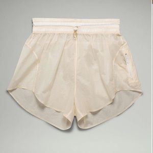 lululemon Step Out High Rise Short - white opal 6